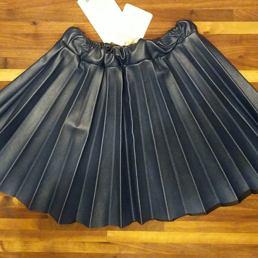 Girls Faux Leather skirt with pleats
